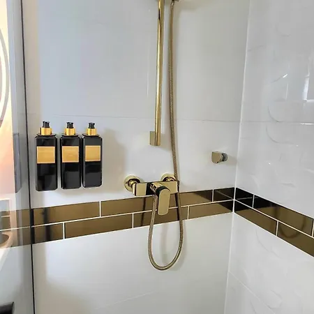 Golden Royal - De Gamme Apartment